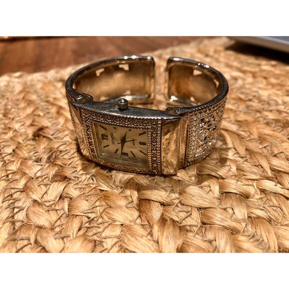 Geneva Silver Cuff Watch Women's Celtic Analog *New Battery* Dressy Bracelet - Picture 3 of 10